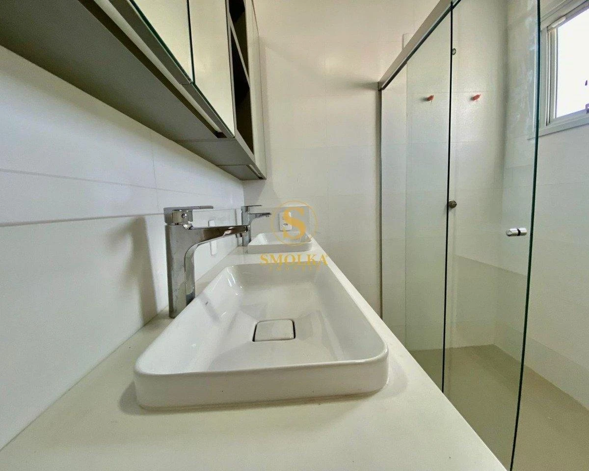 184 m² rental home with 4 en-suite bedrooms — photo 26