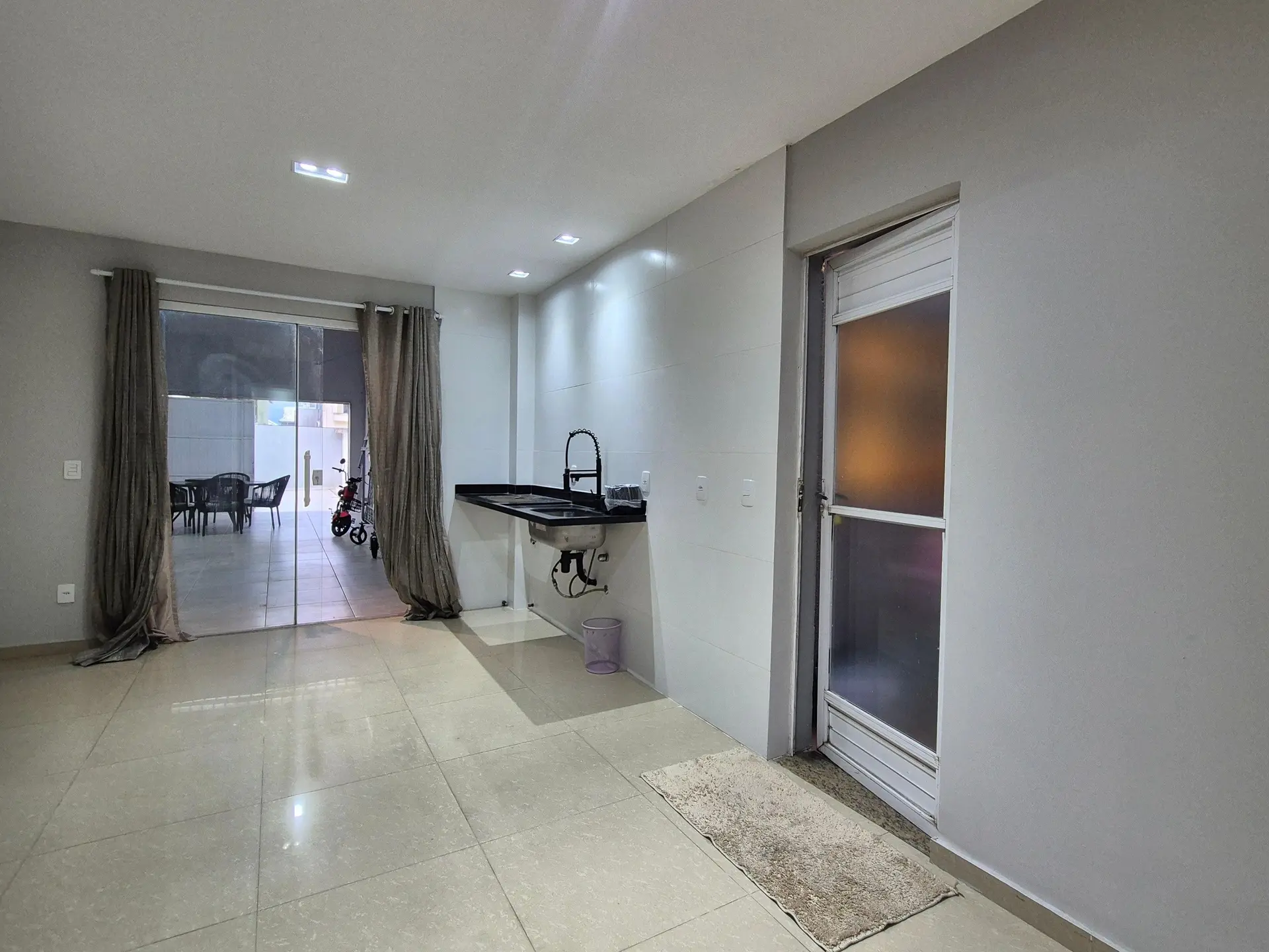 Furnished house, 400 m², with a dishwasher — photo 38
