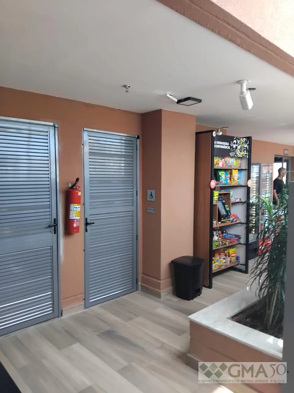 Apartamento de 1 quarto com cozinha compacta e varanda — photo 9
