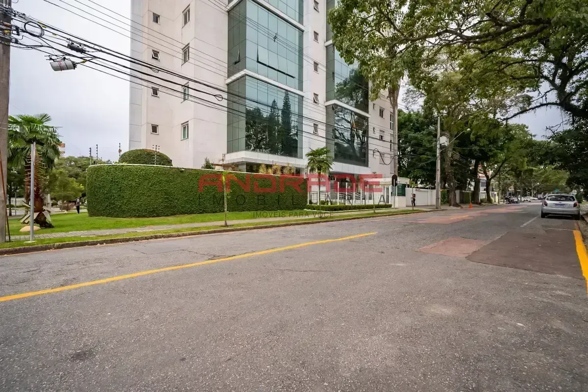 Apartment with 3 bedrooms and glass balcony — photo 3