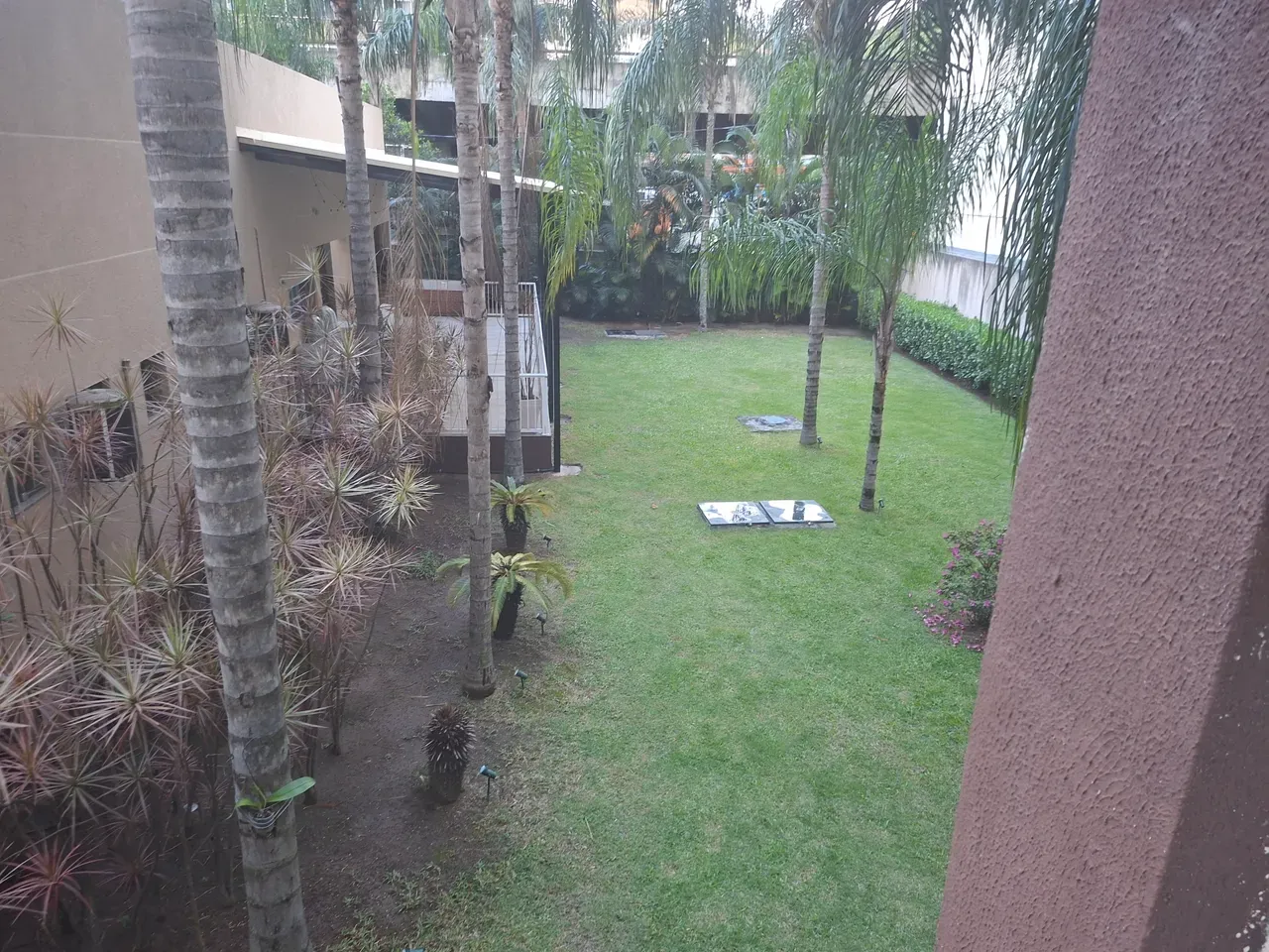 2-bedroom apartment with suite and private garden — photo 24