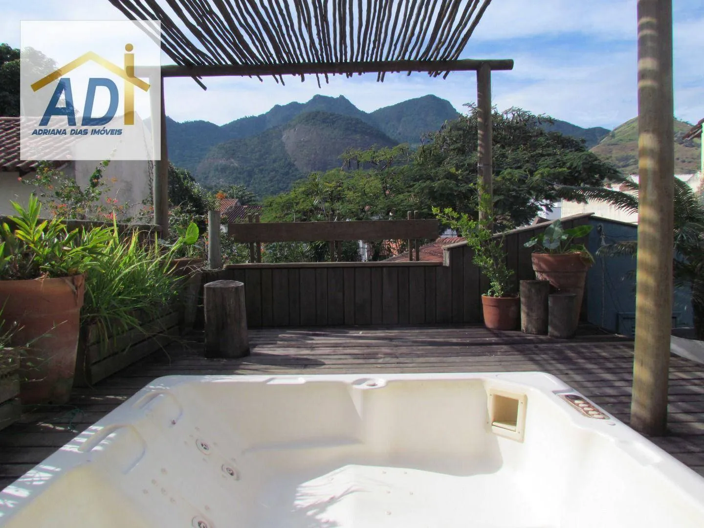 Residential house with 4 bedrooms and private BBQ area — photo 15