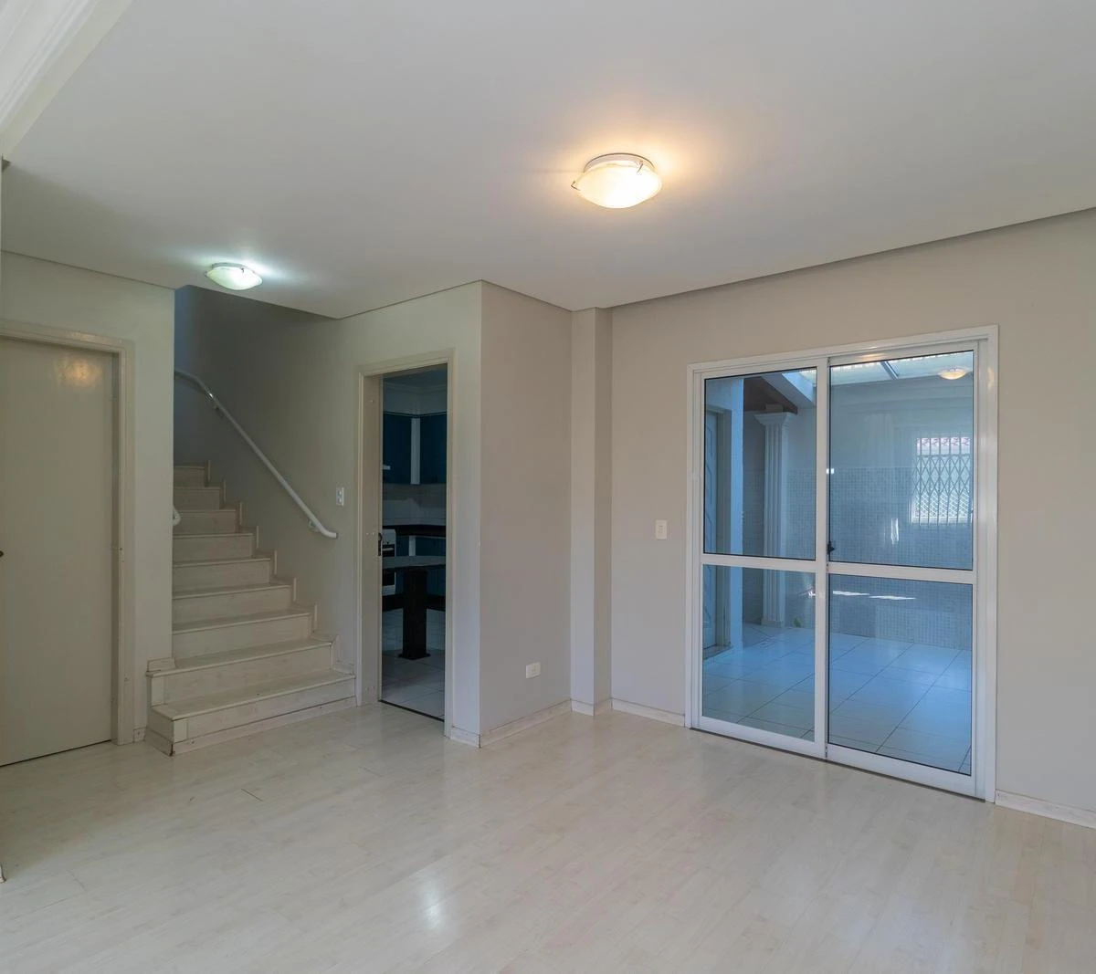 Walk-in closet in a 3-bedroom house, 140 m² — photo 22
