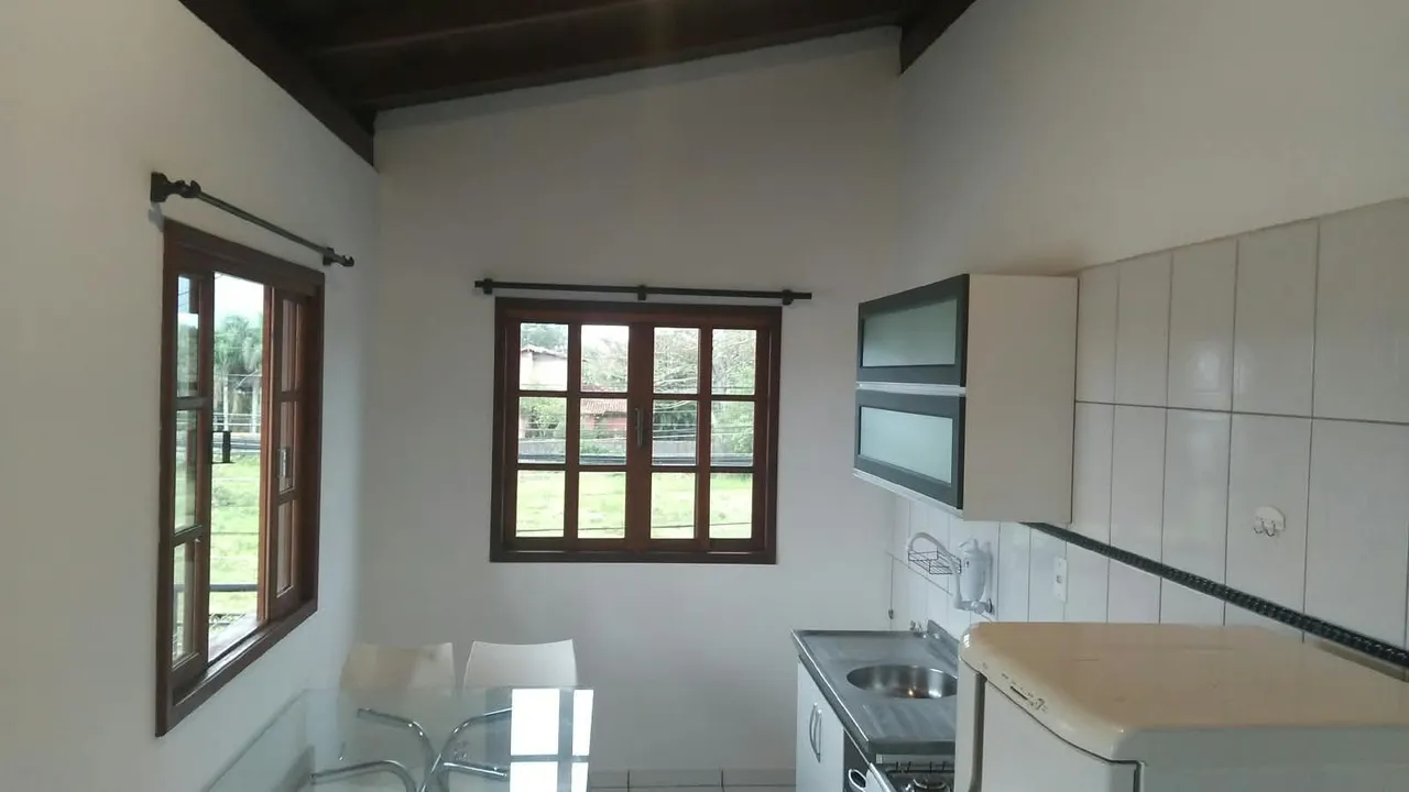 One-bedroom, 30 m² apartment in Florianópolis — photo 3