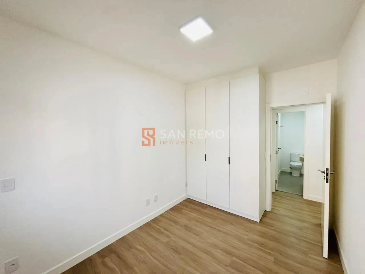 Furnished apartment, 95 m², with a grill on the balcony — photo 15