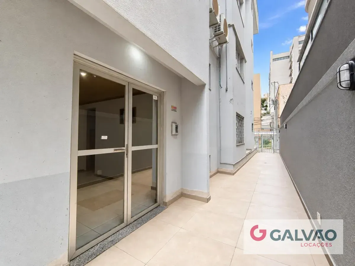 Walk-in closet in a 3-bedroom apartment, 79 m² — photo 27