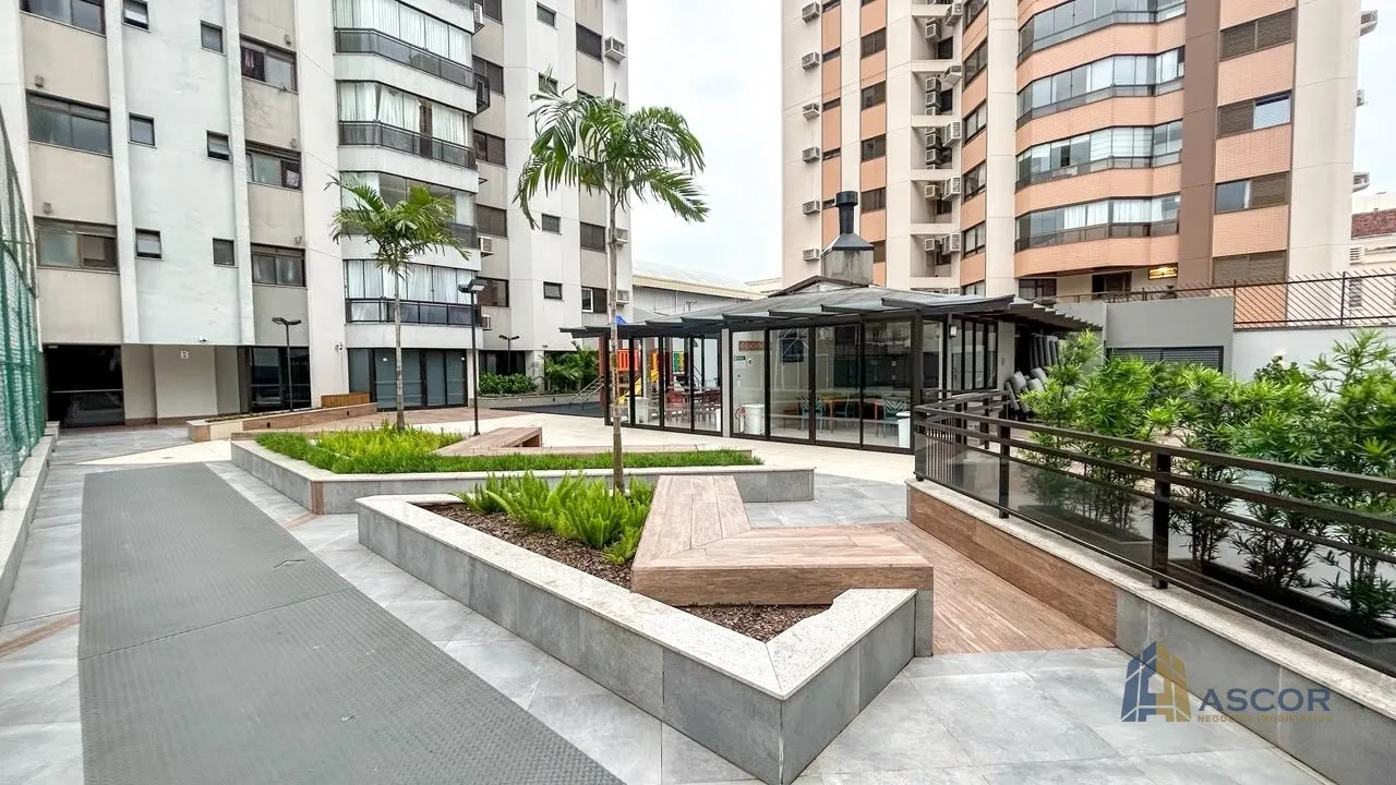 3-bedroom apartment with a bathtub in Florianópolis — photo 33