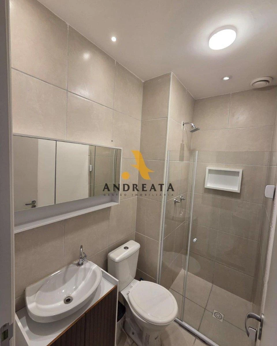 2-bedroom apartment in a building with a gym — photo 8