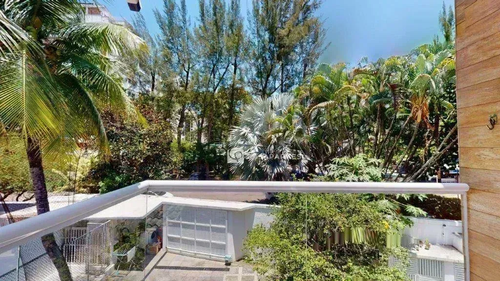 House with 5 bedrooms and 5 bathrooms, 500 m² — photo 37