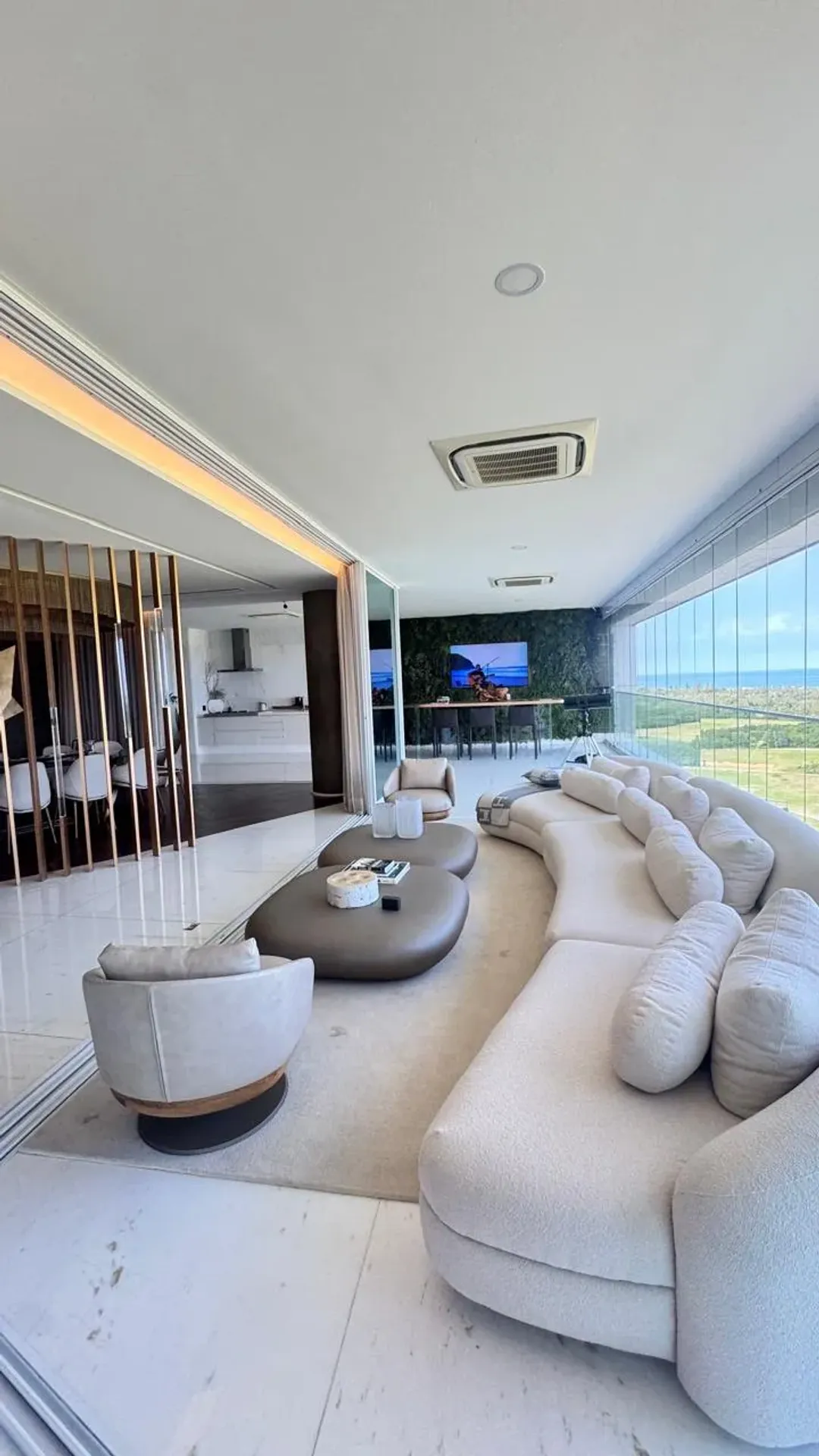 Квартира 650 м² з 4 спальнями з ванними та приватним садом — photo 3