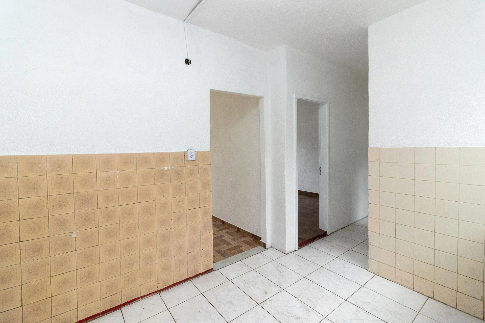 House with 2 bedrooms, 1 bathroom and 1 parking spot — photo 28