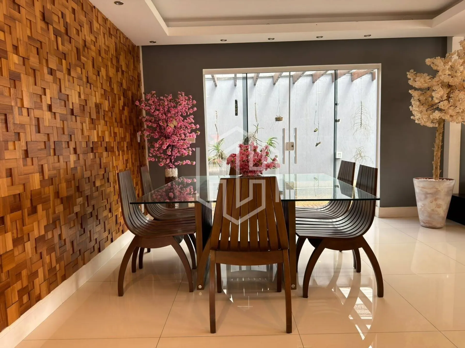 Балкон з грилем та 5 спалень: будинок 450 м² — photo 10