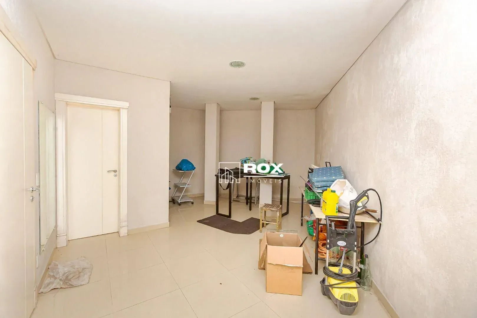 Unfurnished 598 m² house with 6 parking spaces — photo 45