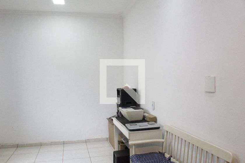 Furnished 225 m² house with 3 bedrooms and 8 parking spots — photo 12