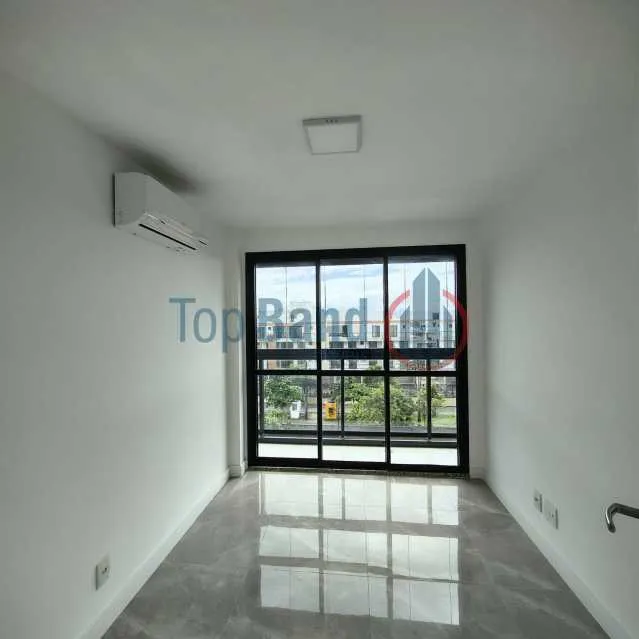Apartment on the 3rd floor with a glass-enclosed balcony — photo 13