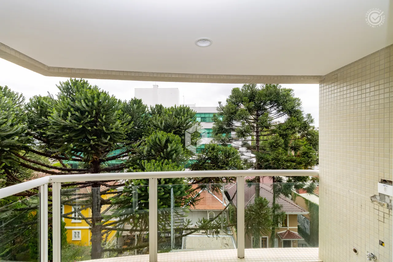 2-bedroom apartment with 137 m² and fitted kitchen cabinets — photo 3
