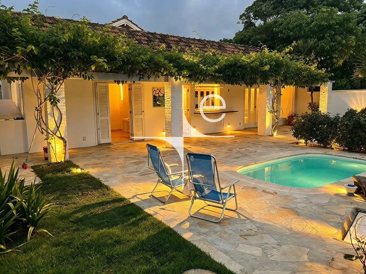 Water view in a 3-bedroom house, 220 m² — photo 29