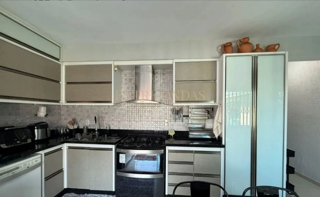 400 m² house with a private pool and a dishwasher — photo 16