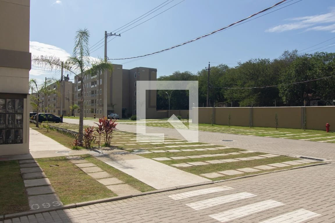 2-bedroom apartment in a building with a pool — photo 3