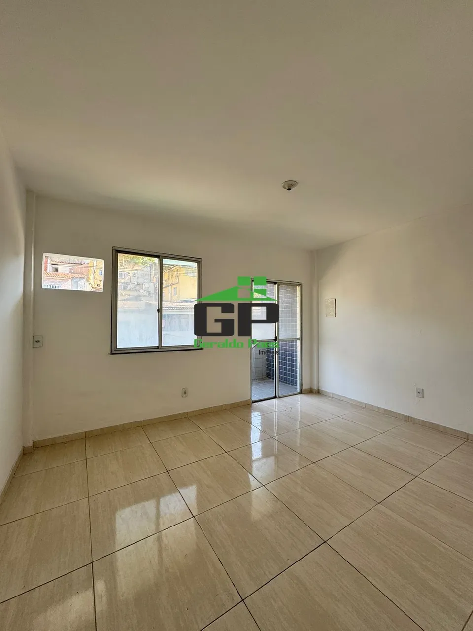 1-bedroom apartment with open-plan kitchen and balcony — photo 9