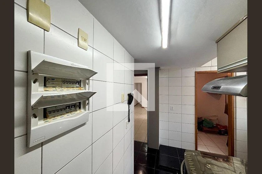 111 m² rental apartment with 3 bedrooms and 2 parking spots — photo 42