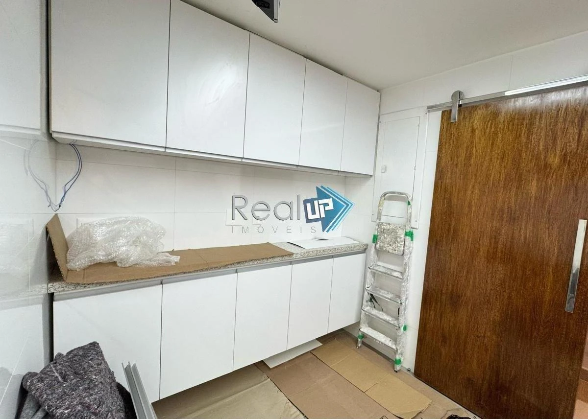 Квартира 212 м²: 3 спальни и 3 ванные комнаты — photo 12