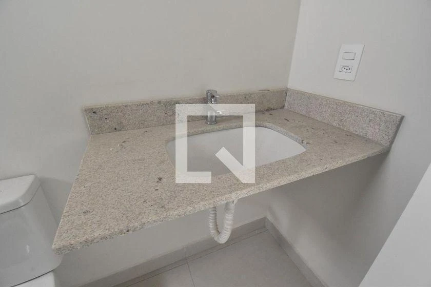 3-bedroom apartment in a building with a gym — photo 15
