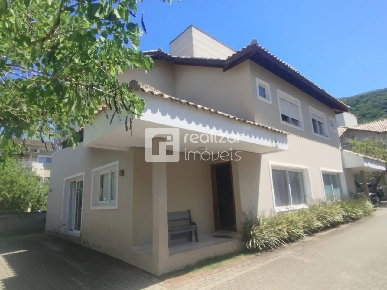 Furnished house with 4 bedrooms and 190 m² plus a garden — photo 40