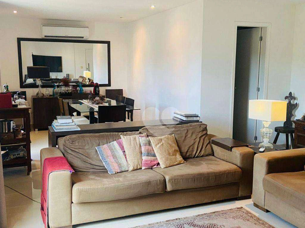 2-bedroom penthouse with en-suite baths and 155 m² — photo 25