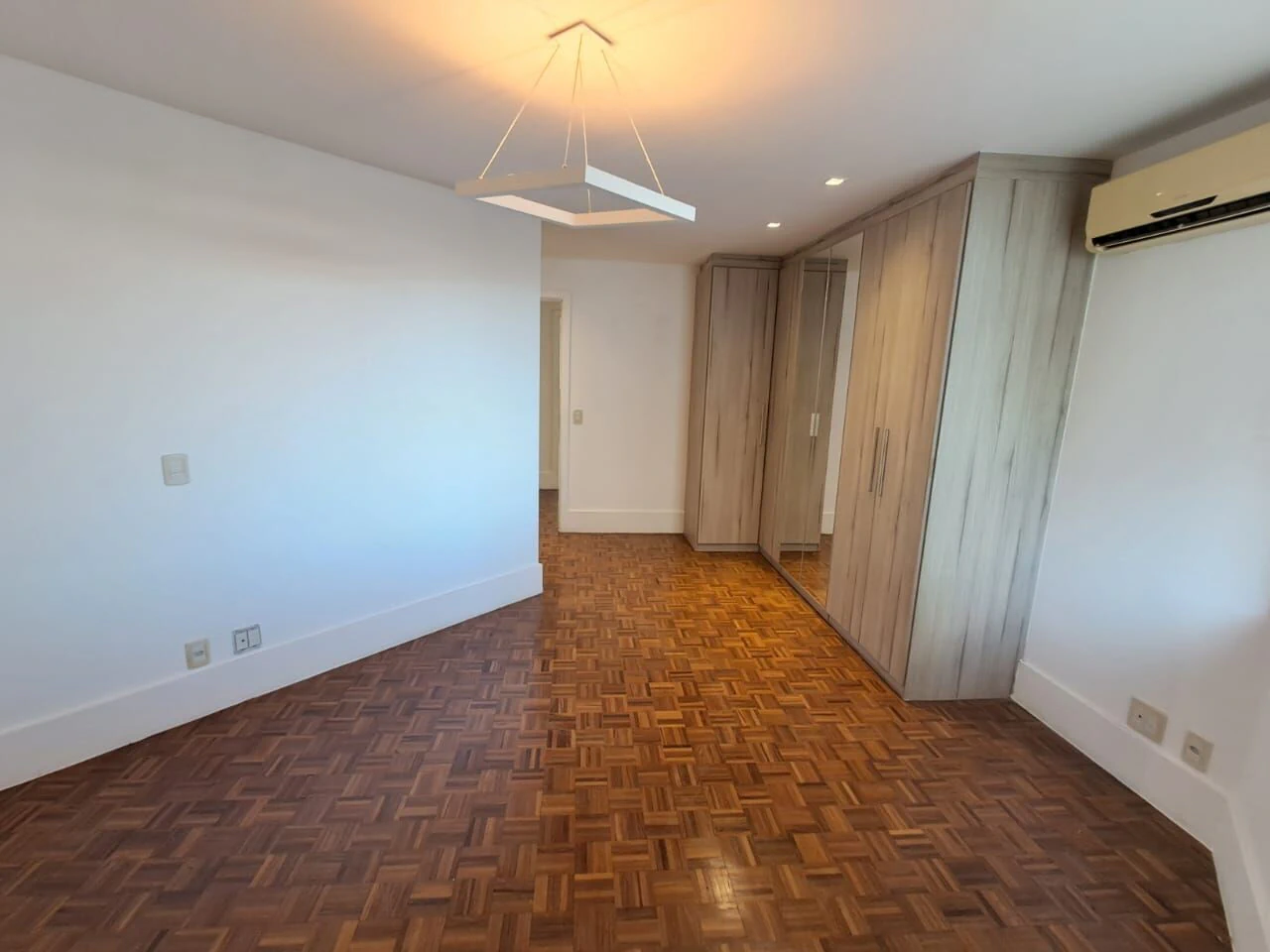 4-suite apartment with 370 m² and private BBQ area — photo 5