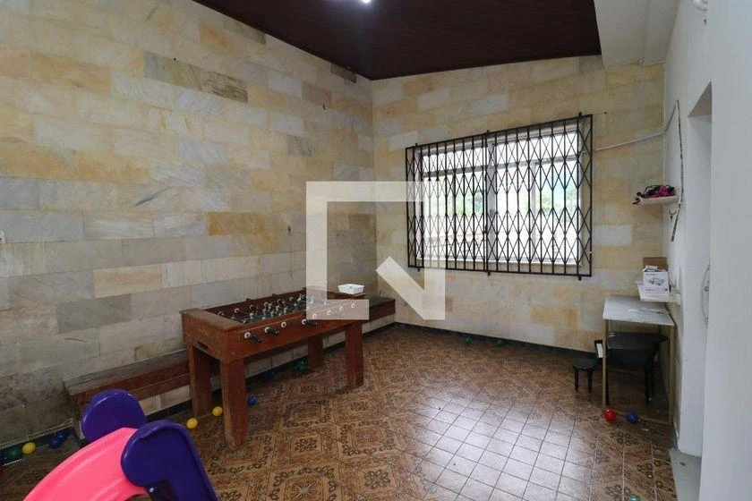 Home office in a 10-bedroom house, 747 m² — photo 48