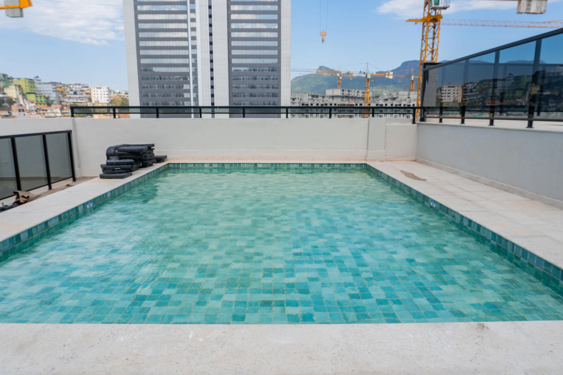 2-bedroom apartment in a building with a sauna — photo 30