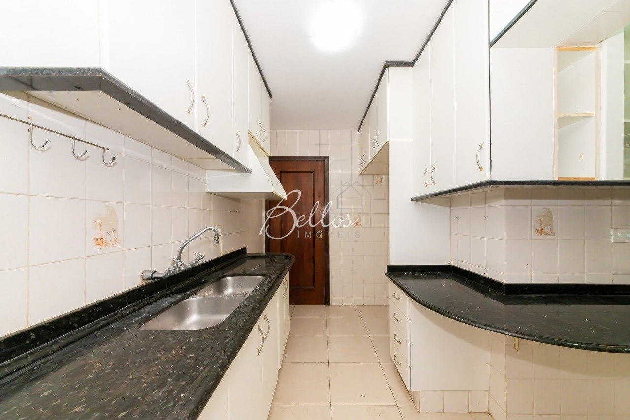 3-bedroom apartment with a bathtub — photo 17