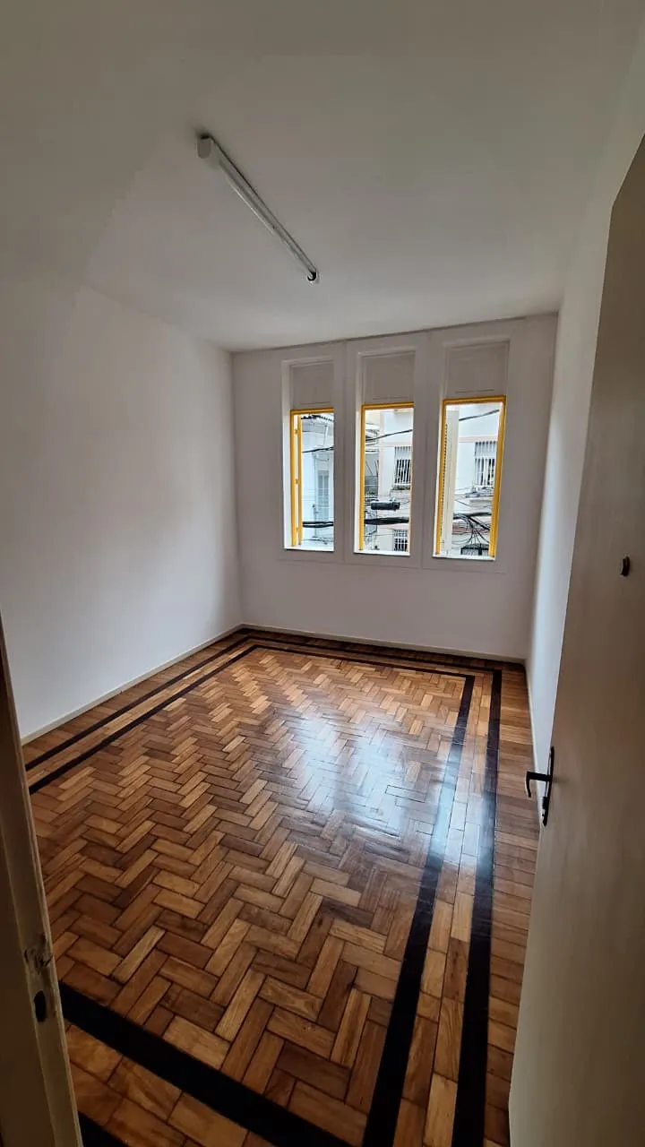 Commercial house with 3 bedrooms and 250 m² — photo 2