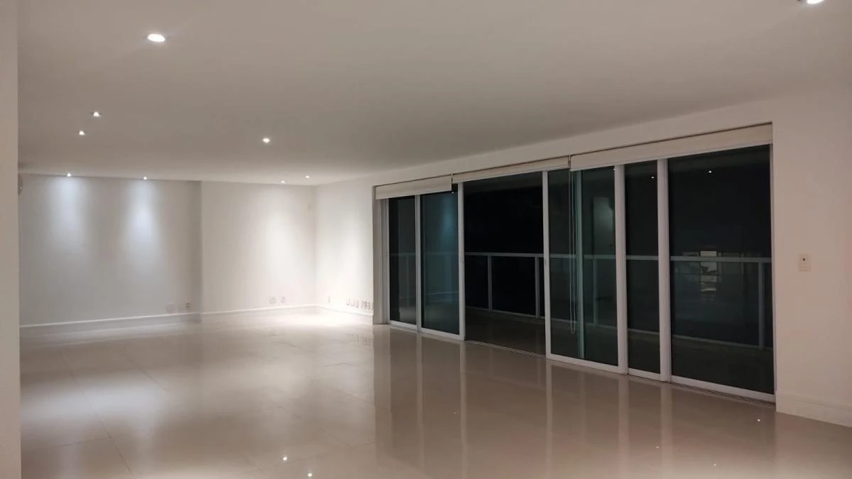 4-bedroom apartment with 280 m² and 2 parking spots