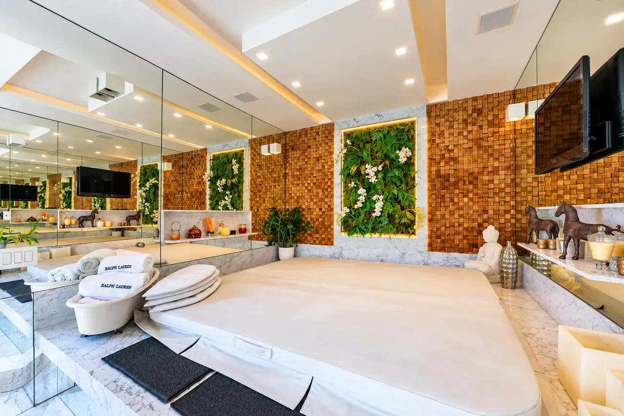 Ванна та 4 спальні: будинок 1020 м² — photo 29