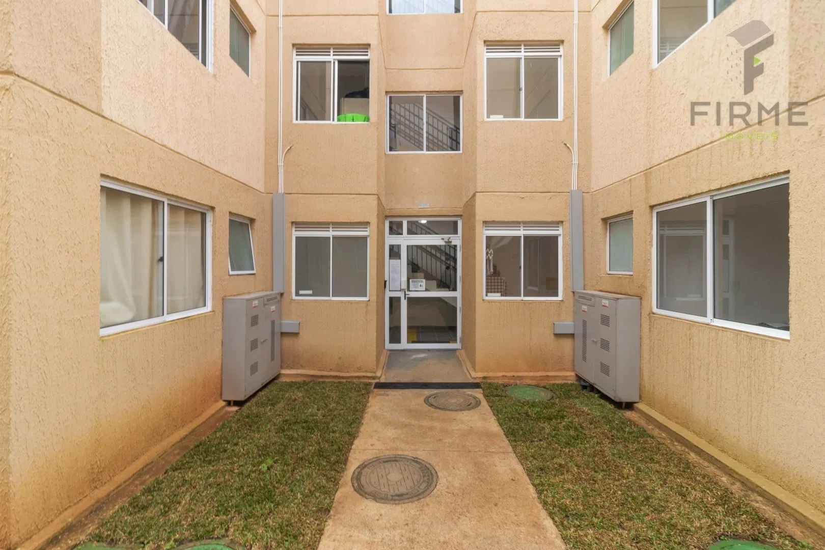 3rd-floor apartment with 2 bedrooms, 1 bathroom and parking — photo 2