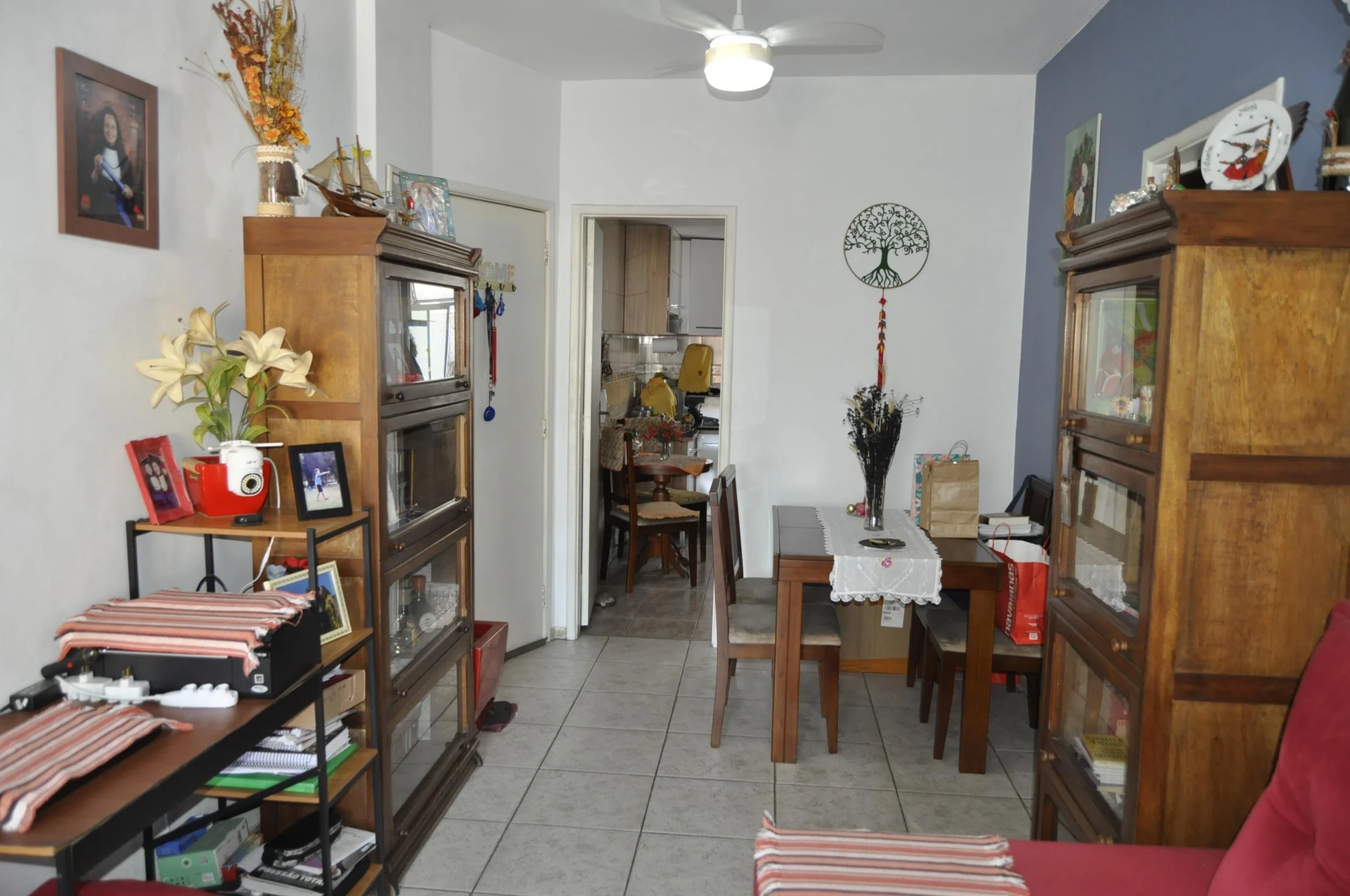 Apartamento mobiliado com 2 quartos e varanda privativa — photo 2