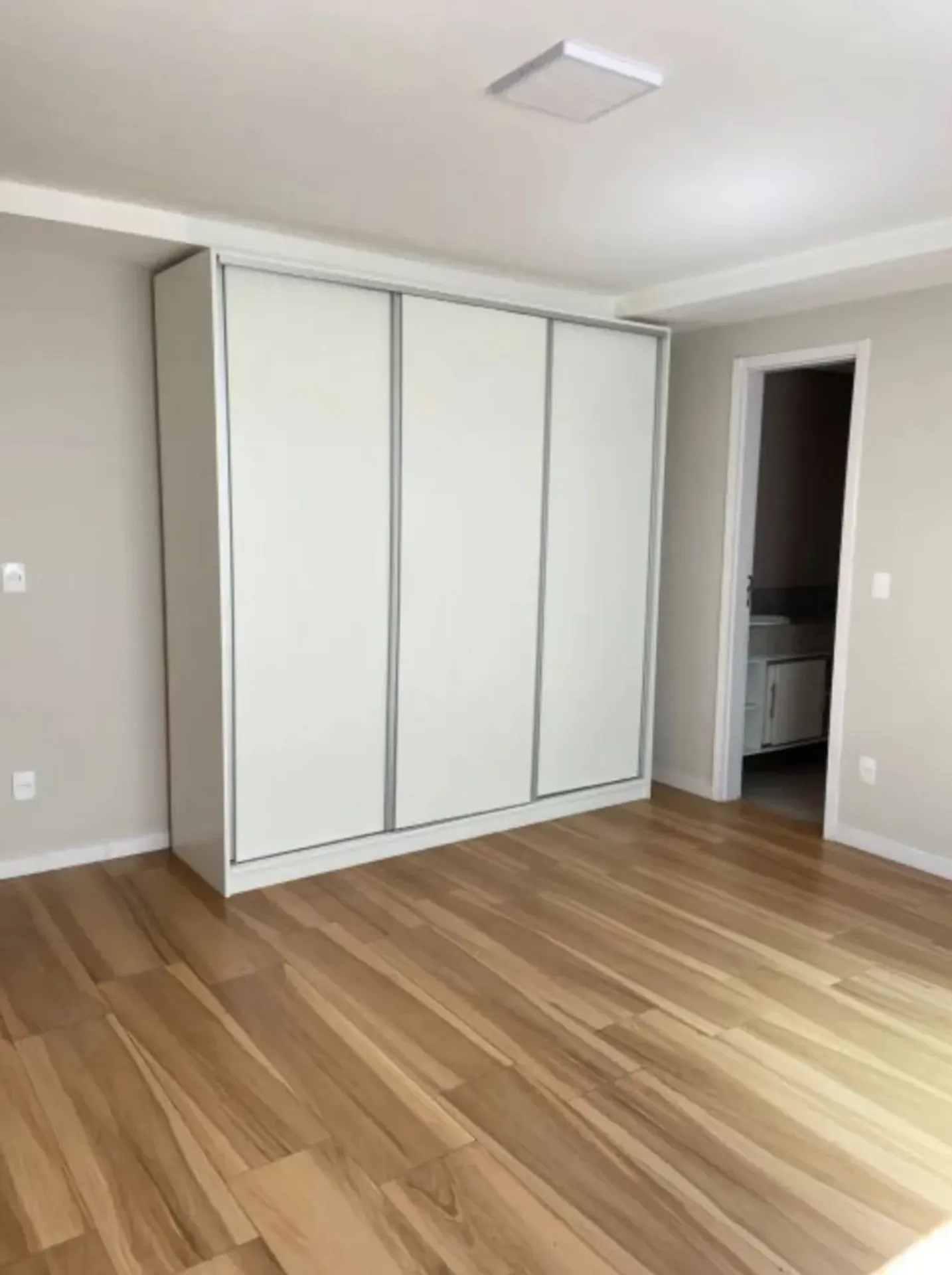 Duplex com 4 quartos, cozinha aberta a gás e 340 m² — photo 19