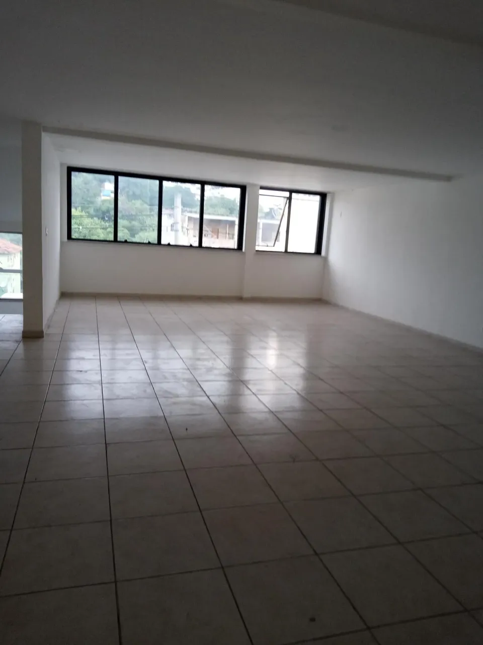 Casa sem mobília com 3 dormitórios e 4 banheiros — photo 4