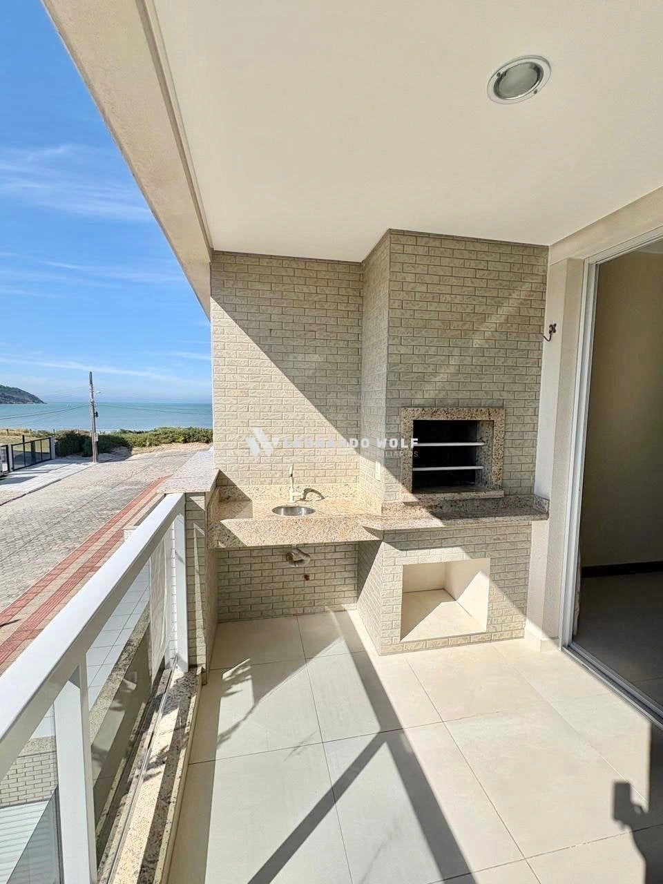 2-bedroom apartment with a water view in Florianópolis — photo 3