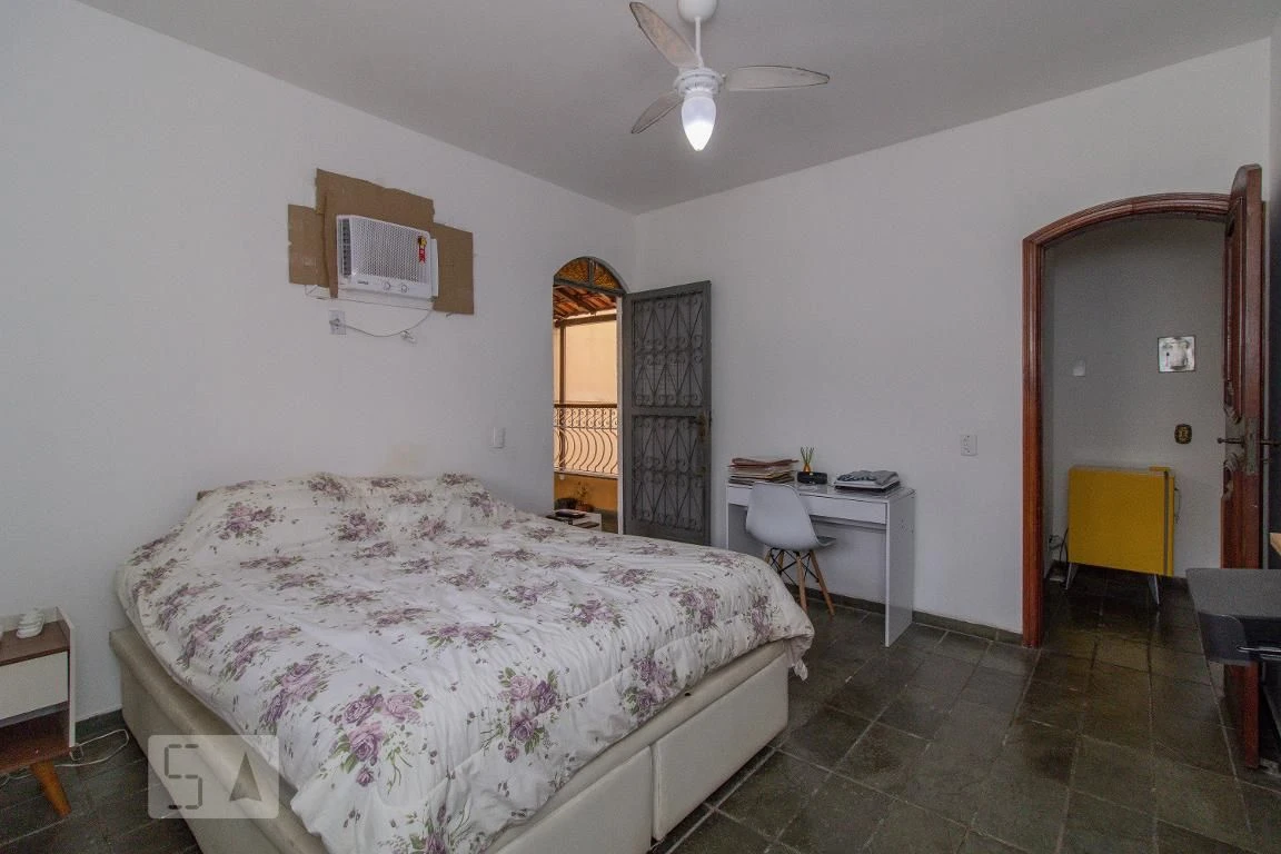 Rental house with 4 bedrooms and a private garden — photo 23