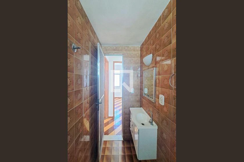 2-bedroom apartment in a building with a gym — photo 35