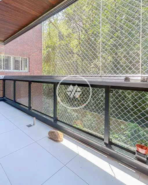 3-bedroom apartment with 2 en-suite baths and balcony — photo 11