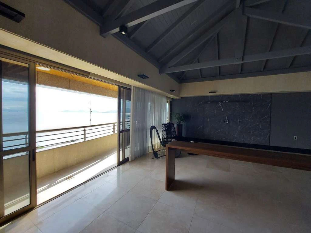 300 m² apartment with 2 en-suite bedrooms and 3 baths — photo 6