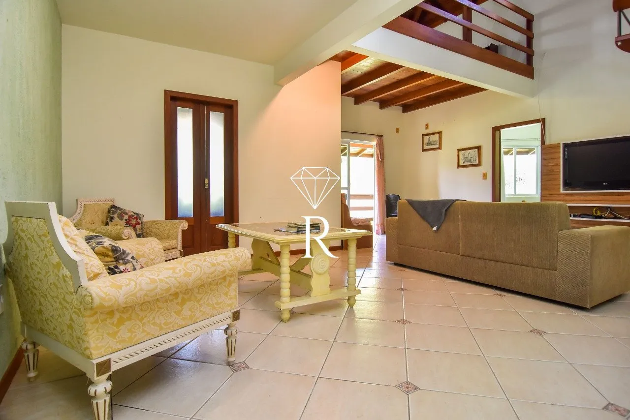 Casa tipo sítio con 4 dormitorios y 6 plazas de aparcamiento — photo 9