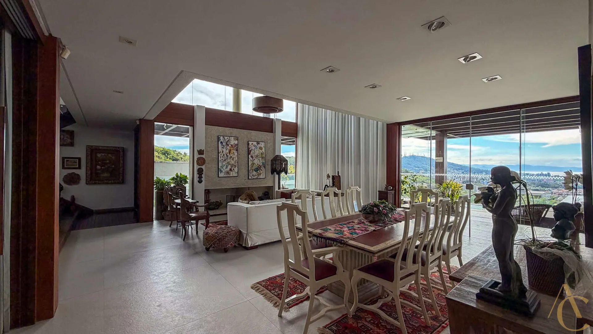 Furnished house, 689 m², with a grill on the balcony — photo 7