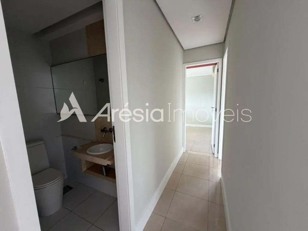 4-bedroom apartment in a building with a sauna — photo 28