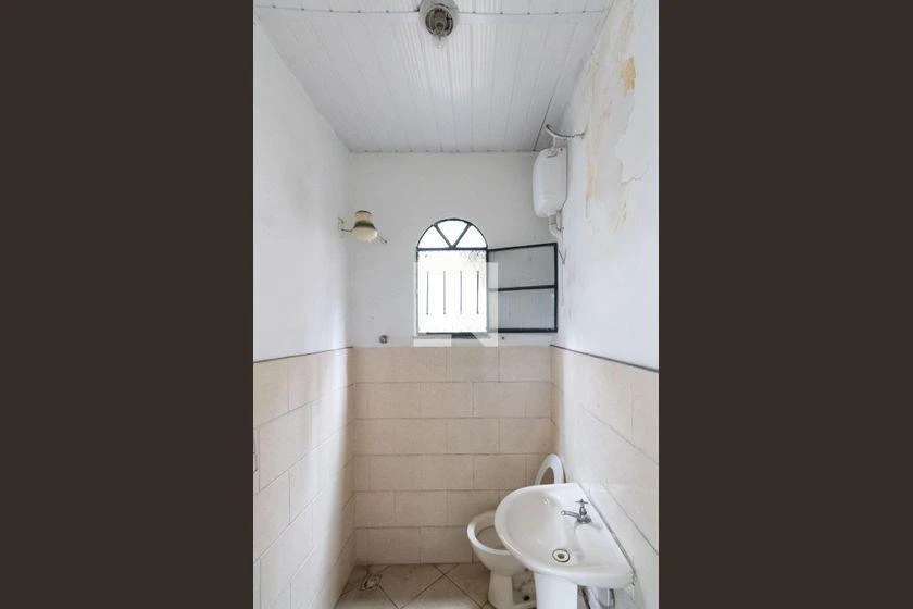 Unfurnished house with 1 bedroom and 1 bathroom — photo 24