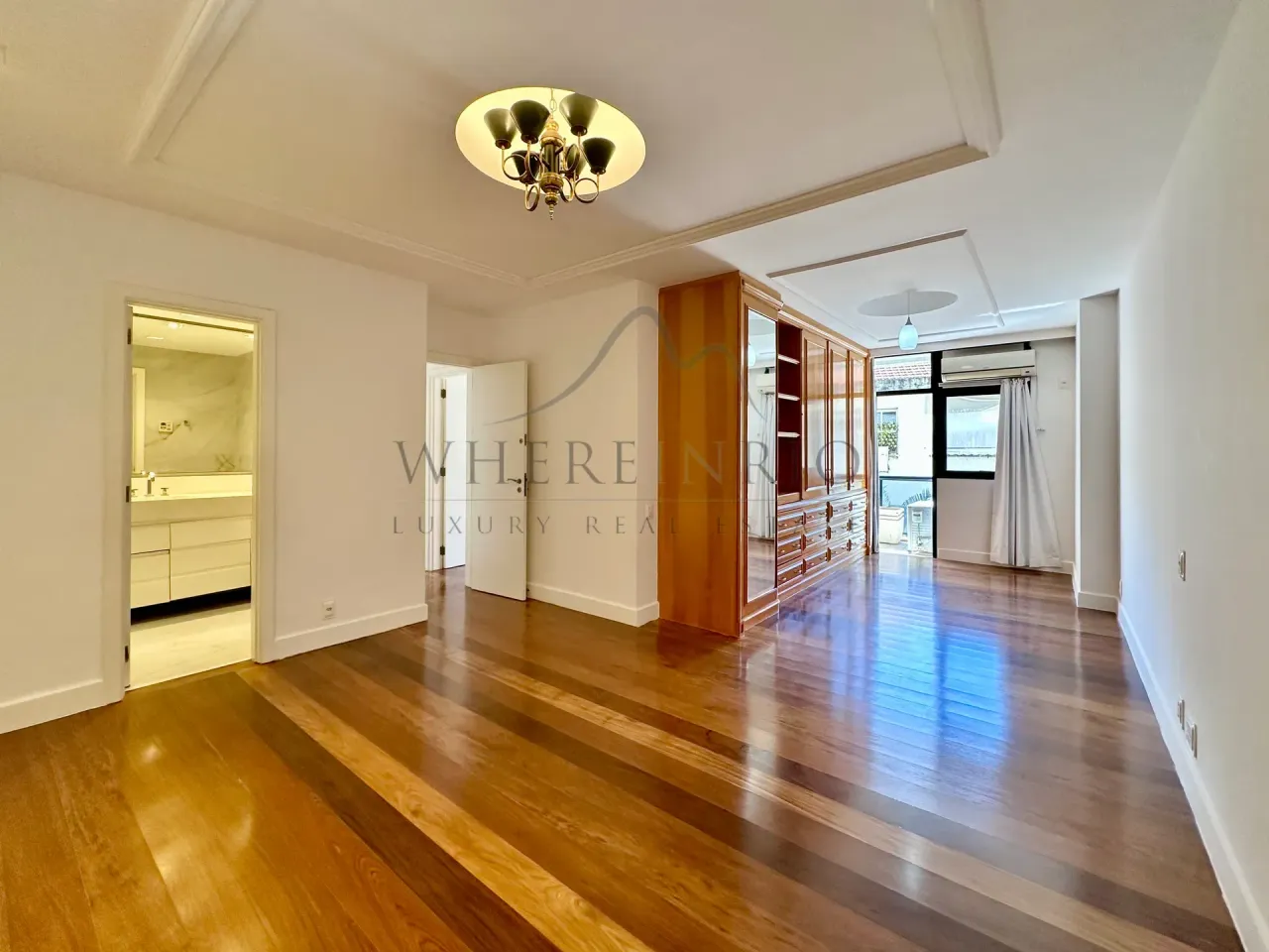Apartment with air conditioning and 4 bedrooms — photo 2